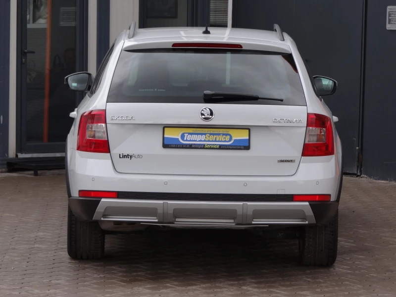 Skoda Octavia Scout 2.0tdi-150k.c. /4 X 4/ Навигация / Euro-6B /, снимка 4 - Автомобили и джипове - 49762391