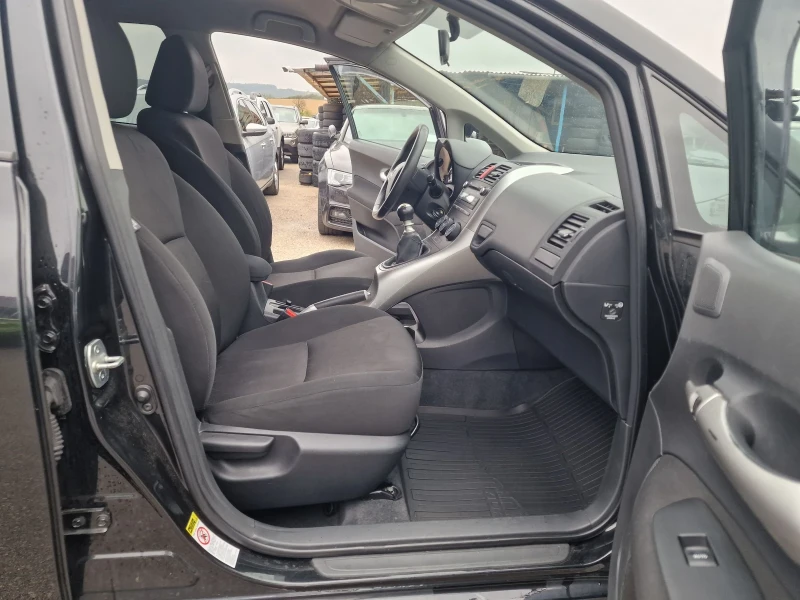Toyota Auris 1.3VVT-I FACELIFT-10%, снимка 13 - Автомобили и джипове - 51422786