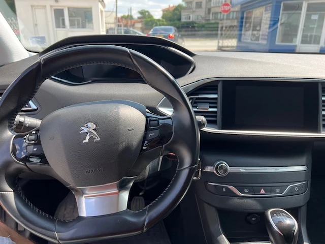 Peugeot 308 SW 1.5 BlueHDi 102 - изображение 8