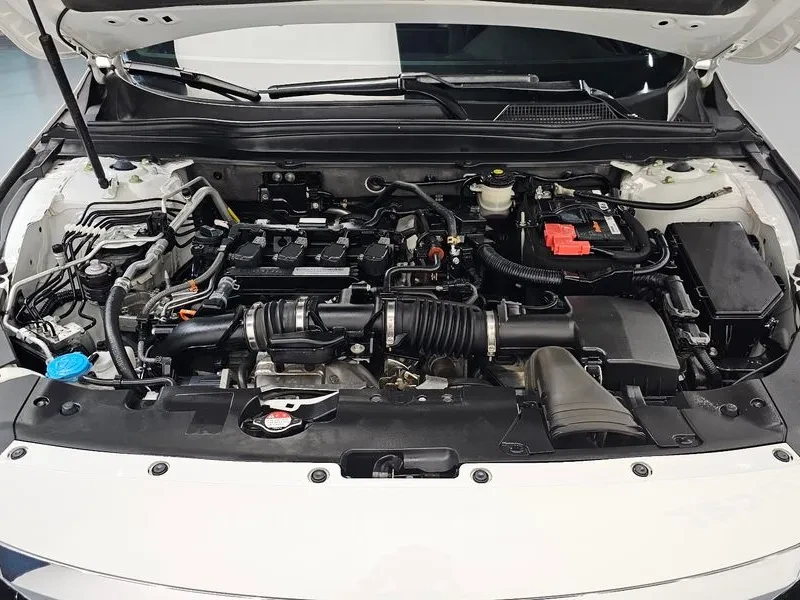 Honda Accord 10Th Generation 1.5 Turbo, снимка 6 - Автомобили и джипове - 55938468
