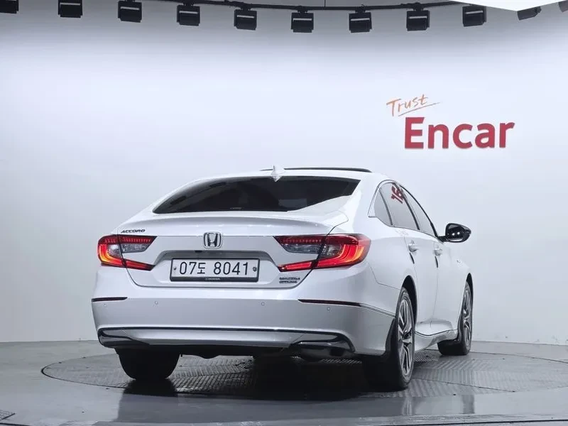 Honda Accord 2.0 Hybrid Touring, снимка 7 - Автомобили и джипове - 55985304