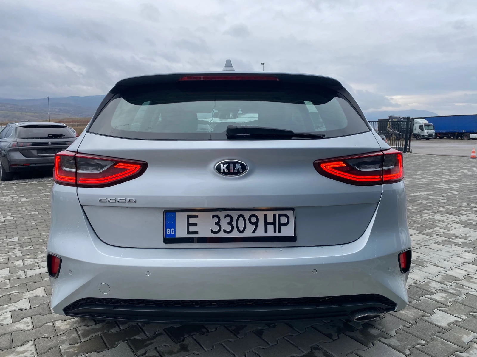 Kia Ceed 1.6crdi - изображение 6