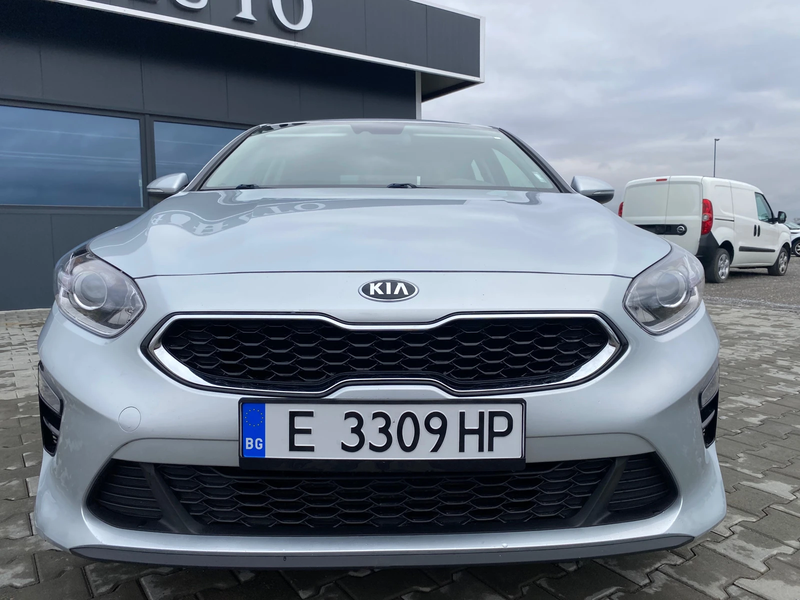 Kia Ceed 1.6crdi - изображение 2