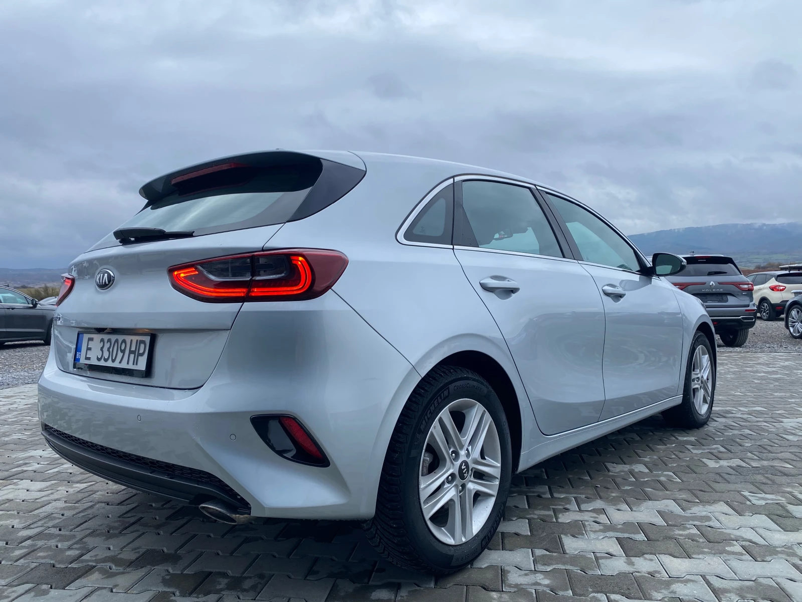 Kia Ceed 1.6crdi - изображение 5