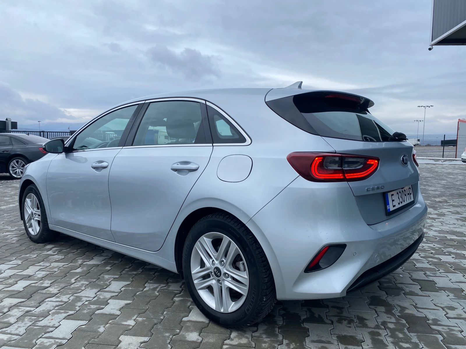 Kia Ceed 1.6crdi - изображение 7