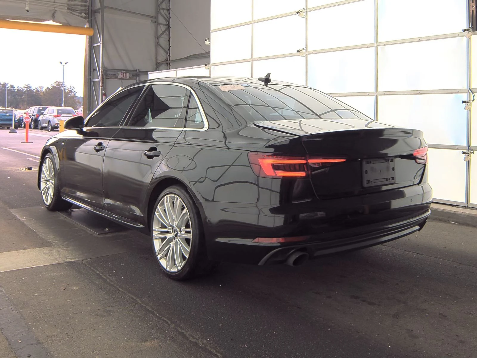 Audi A4 PREMIUM* PLUS* BANG* OLUFSEN* 360КАМЕРИ* КЕЙЛЕС* П - изображение 4