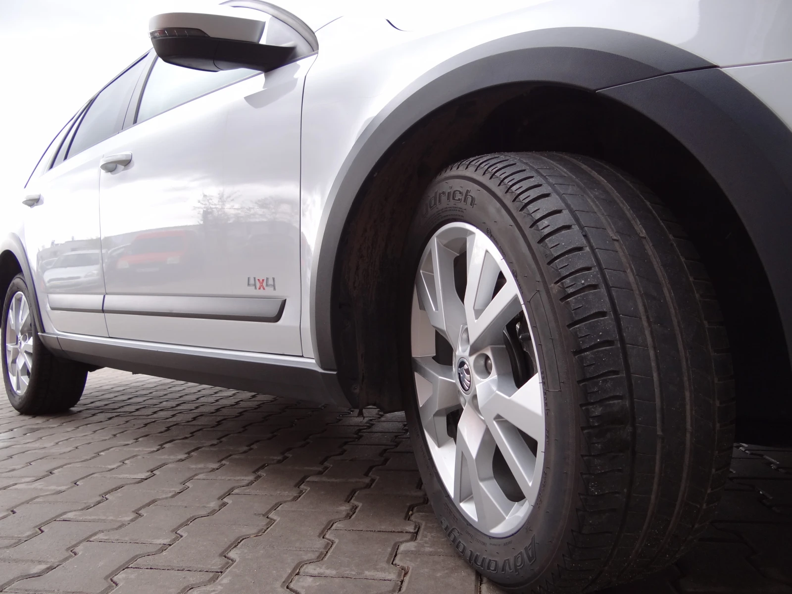 Skoda Octavia Scout 2.0tdi-150k.c. / 4X4 /  / Euro-6B / | Mobile.bg   17