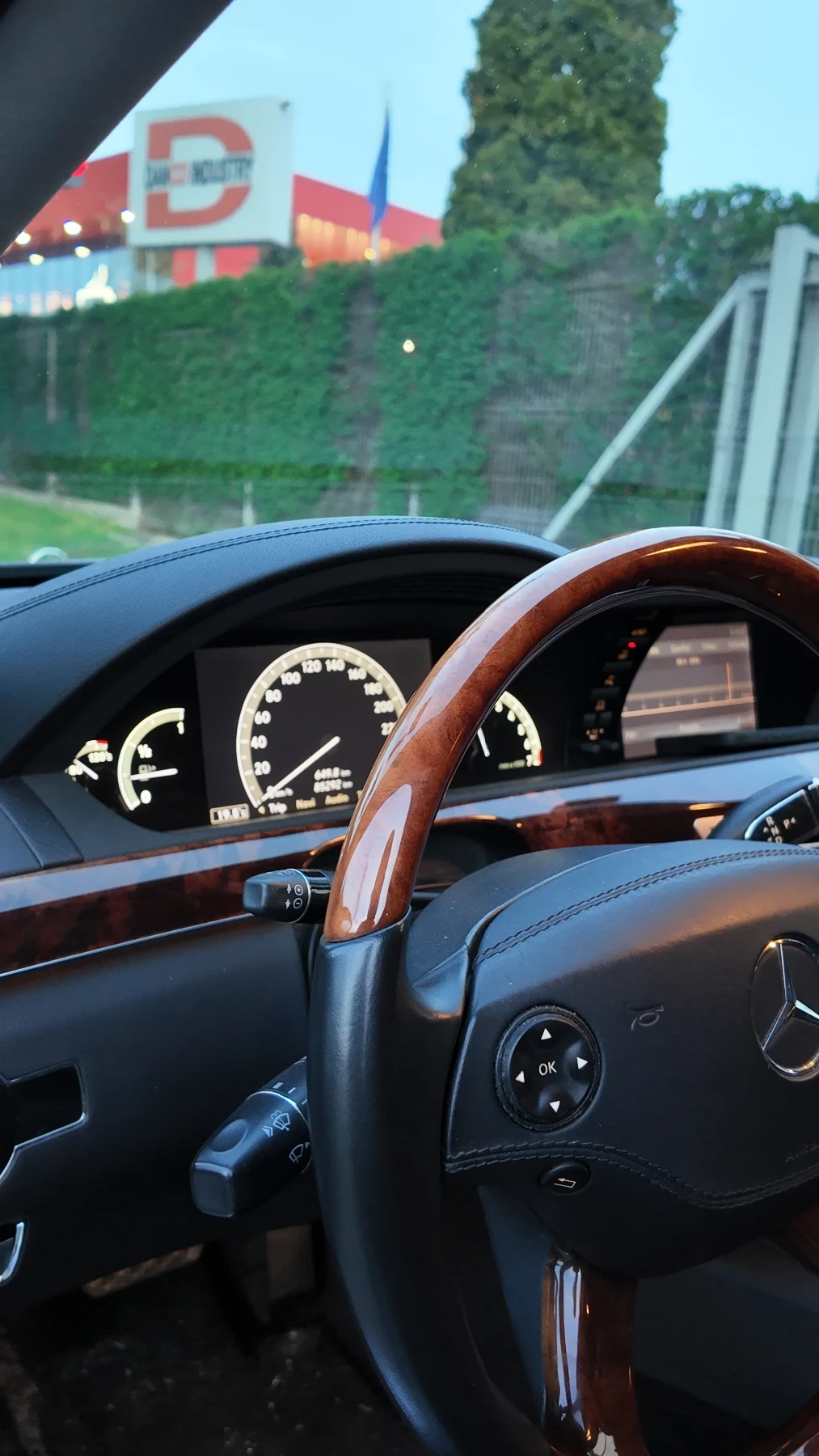 Mercedes-Benz S 500 85000 km  - изображение 10