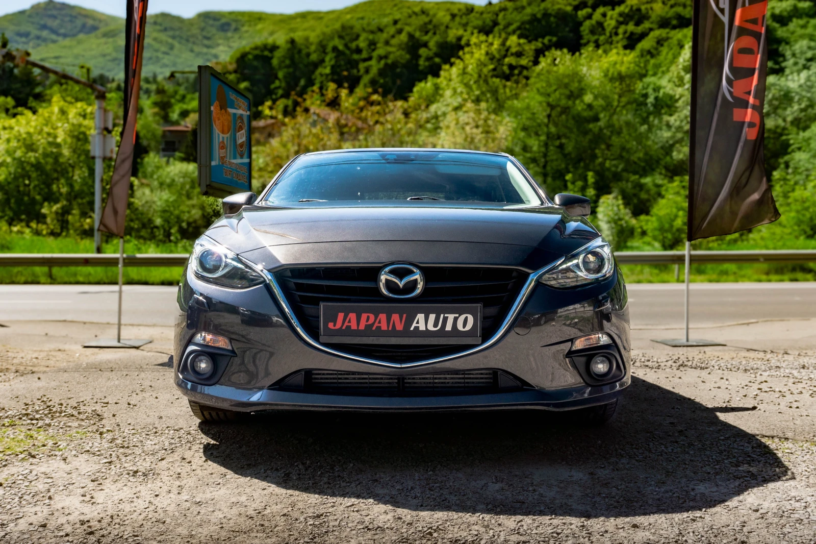 Mazda 3 2.2D Автоматик! МНОГО ДОБРО СЪСТОЯНИЕ!  - изображение 2