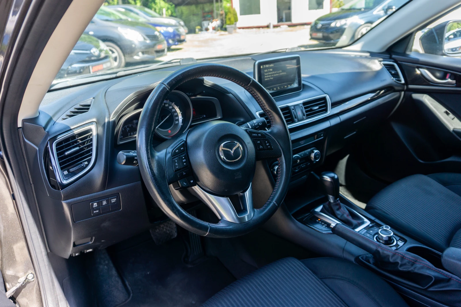 Mazda 3 2.2D Автоматик! МНОГО ДОБРО СЪСТОЯНИЕ!  - изображение 7