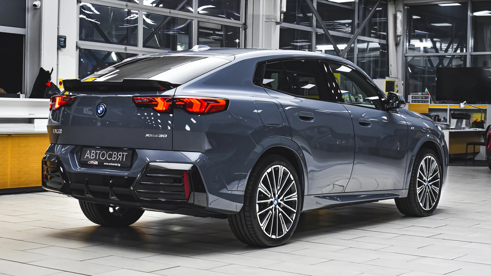 BMW iX2 xDrive30 M Sport - изображение 6