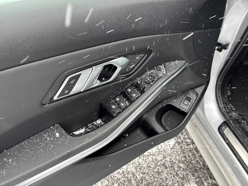 BMW 330 i xDrive 2019* CARFAX * БЕЗ ПЪРВОНАЧАЛНА ВНОСКА - изображение 10