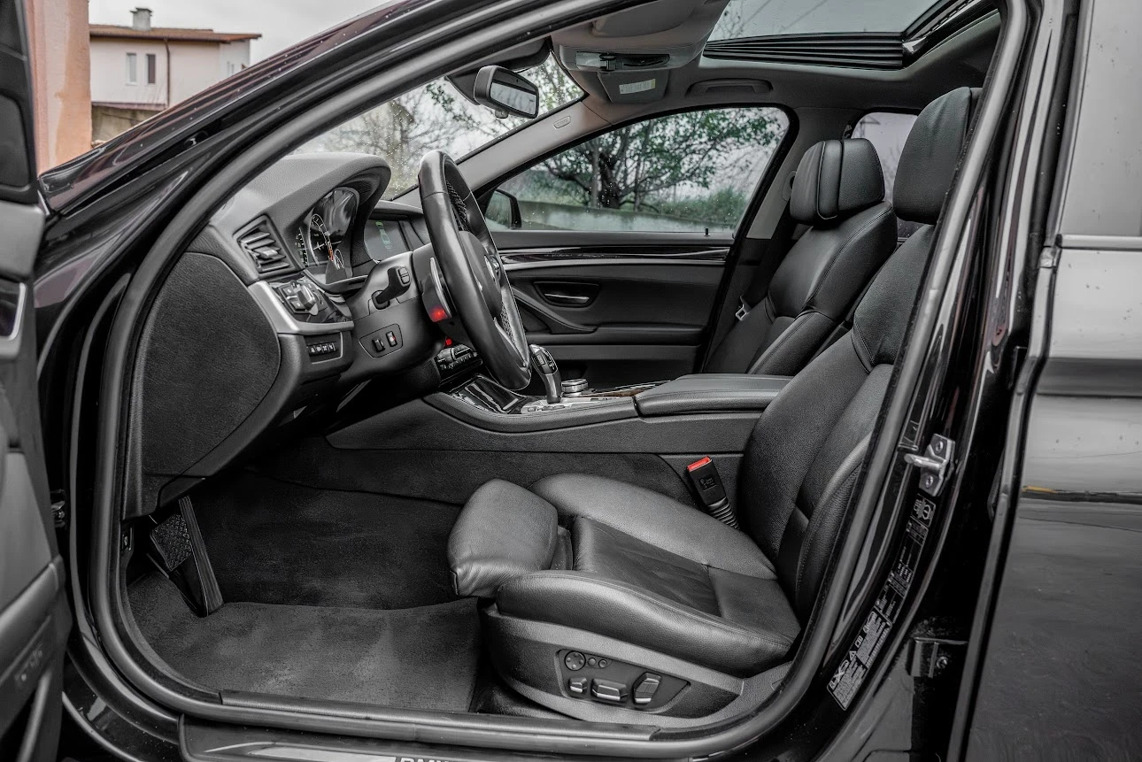 BMW 530 ДИСТРОНИК/ВАКУУМ/KEYLESS/HEAD UP/ПЕЧКА/CARPLAY/ - изображение 10