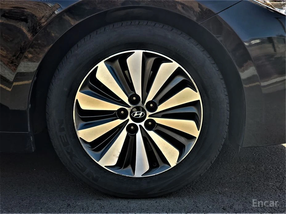 Hyundai Grandeur, снимка 6 - Автомобили и джипове - 53852256