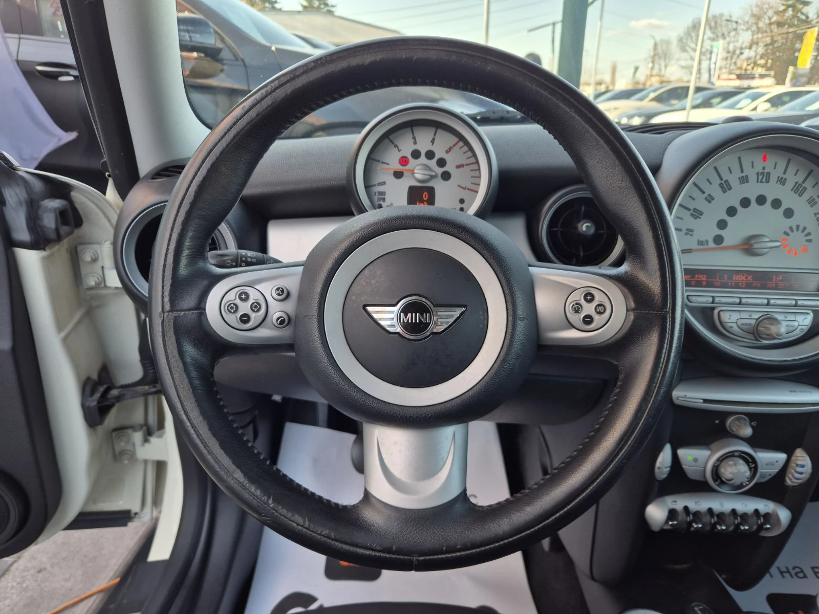 Mini Cooper 1.6D-FACE LIFT , снимка 9 - Автомобили и джипове - 53852478