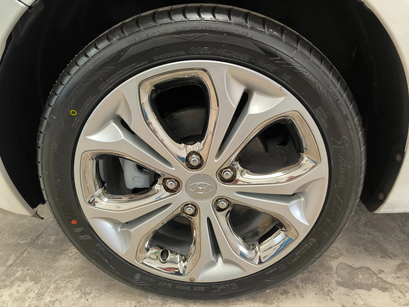 Hyundai Ix20 1, 4i-90k.c.НАВИ* КЛИМАТPOH* FACELiFT, ЕВРО 5 5В!, снимка 13 - Автомобили и джипове - 53877254