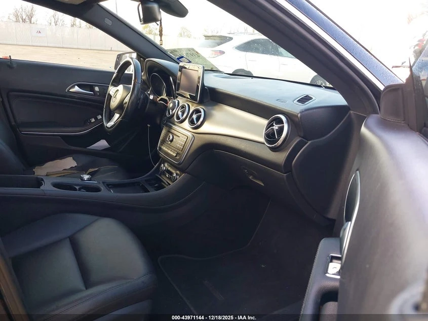 Mercedes-Benz CLA 250 2.0L I-4 DI, DOHC, VVT, TURBO, 208HP Front Wheel | Mobile.bg � ����������� 5
