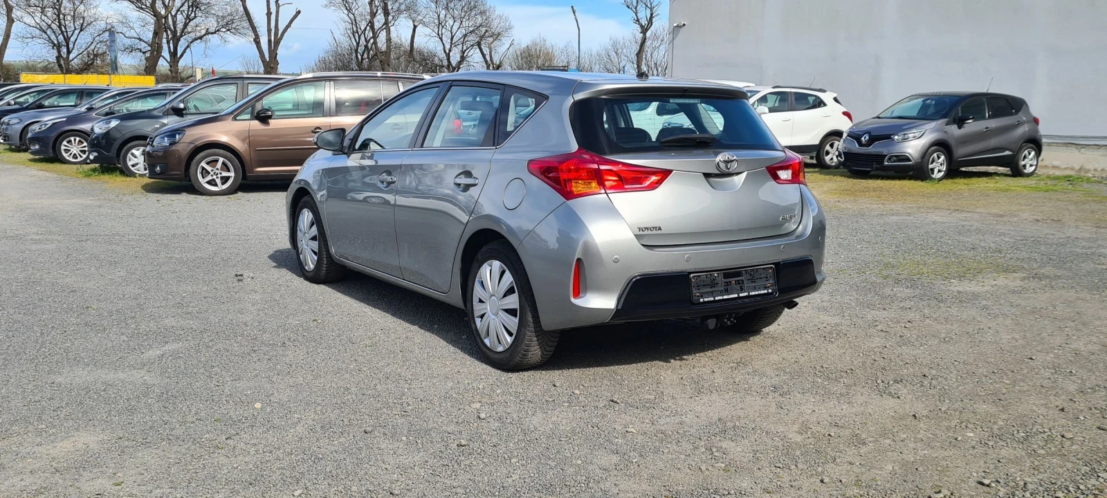 Toyota Auris 1.3, снимка 6 - Автомобили и джипове - 54177907