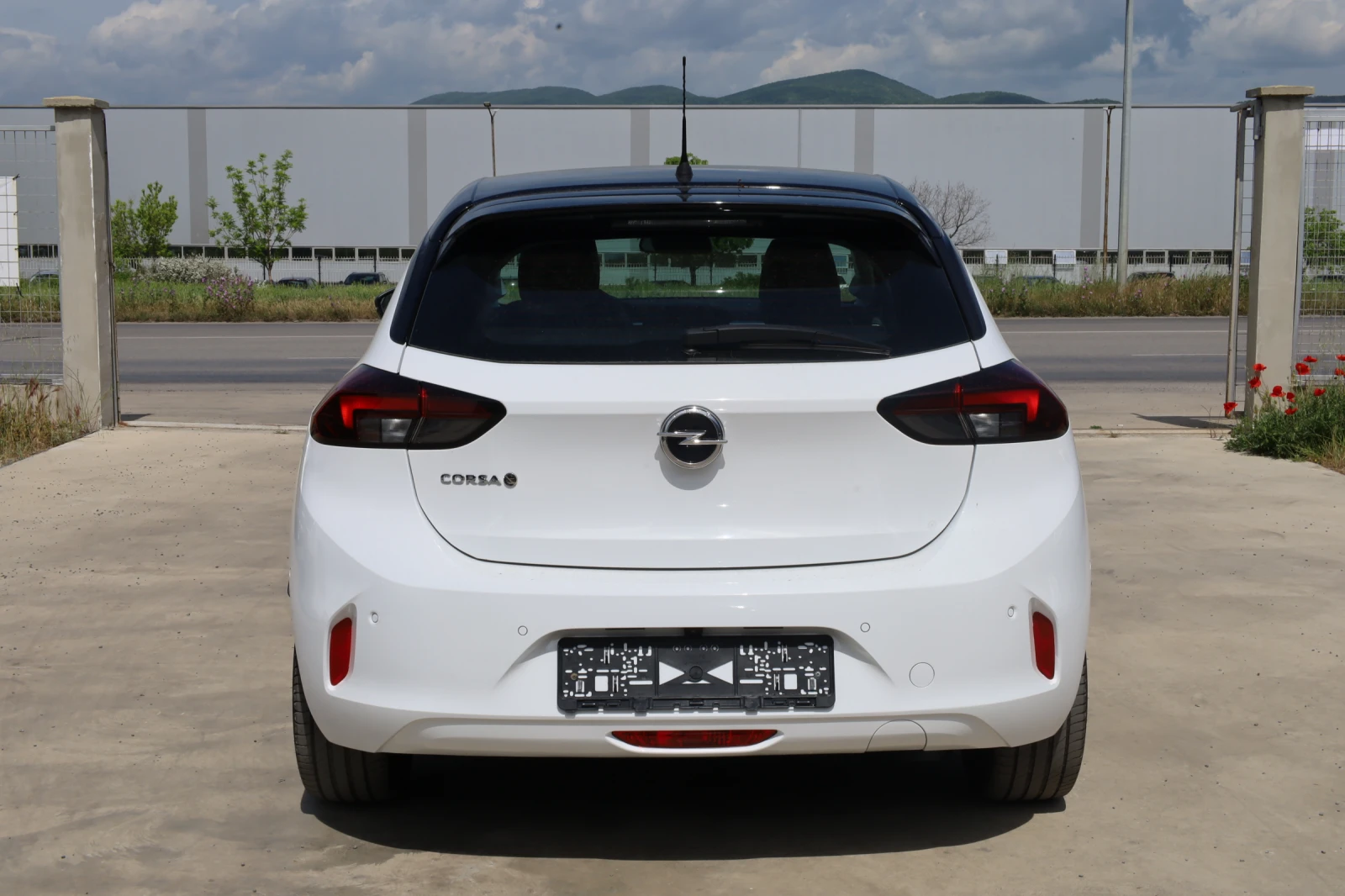 Opel Corsa 50KW* 98%Батерия* , снимка 3 - Автомобили и джипове - 54524408