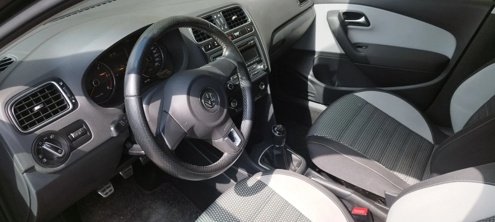 VW Polo Cross Polo 1.6TDI, снимка 4 - Автомобили и джипове - 54656200
