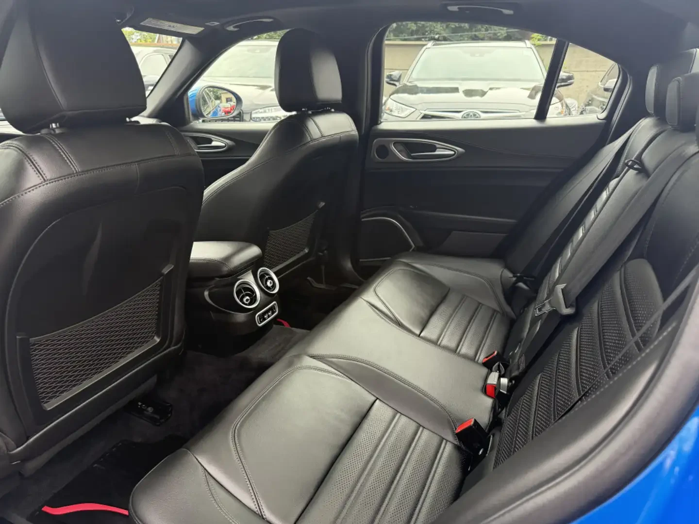 Alfa Romeo Giulia Ti Sport All-wheel Drive, снимка 10 - Автомобили и джипове - 55402497