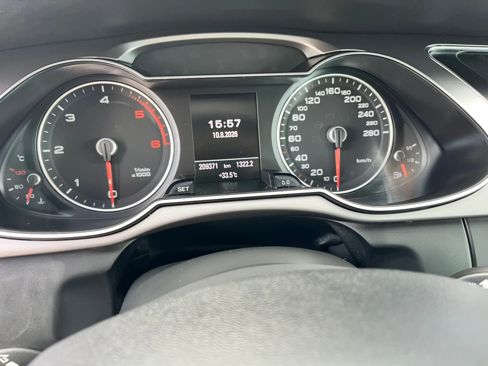 Audi A4 2.0TDi, снимка 13 - Автомобили и джипове - 55616599