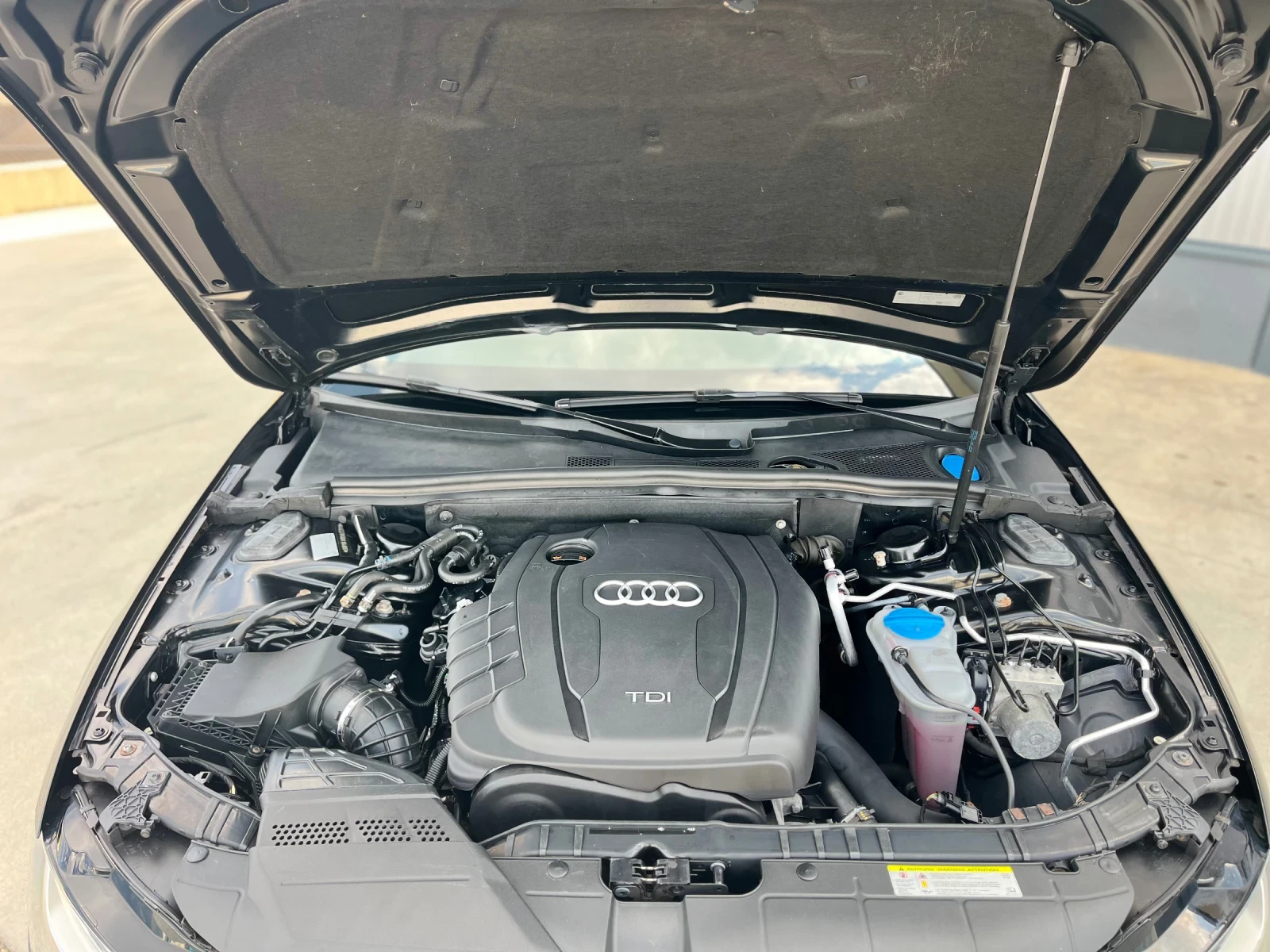 Audi A4 2.0TDi, снимка 15 - Автомобили и джипове - 55616599