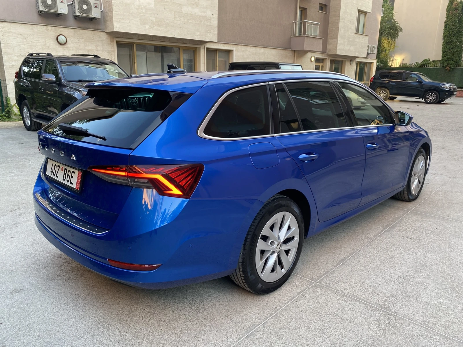 Skoda Octavia 2.0 TDI/ DSG/ Style/ Combi, снимка 5 - Автомобили и джипове - 55932415