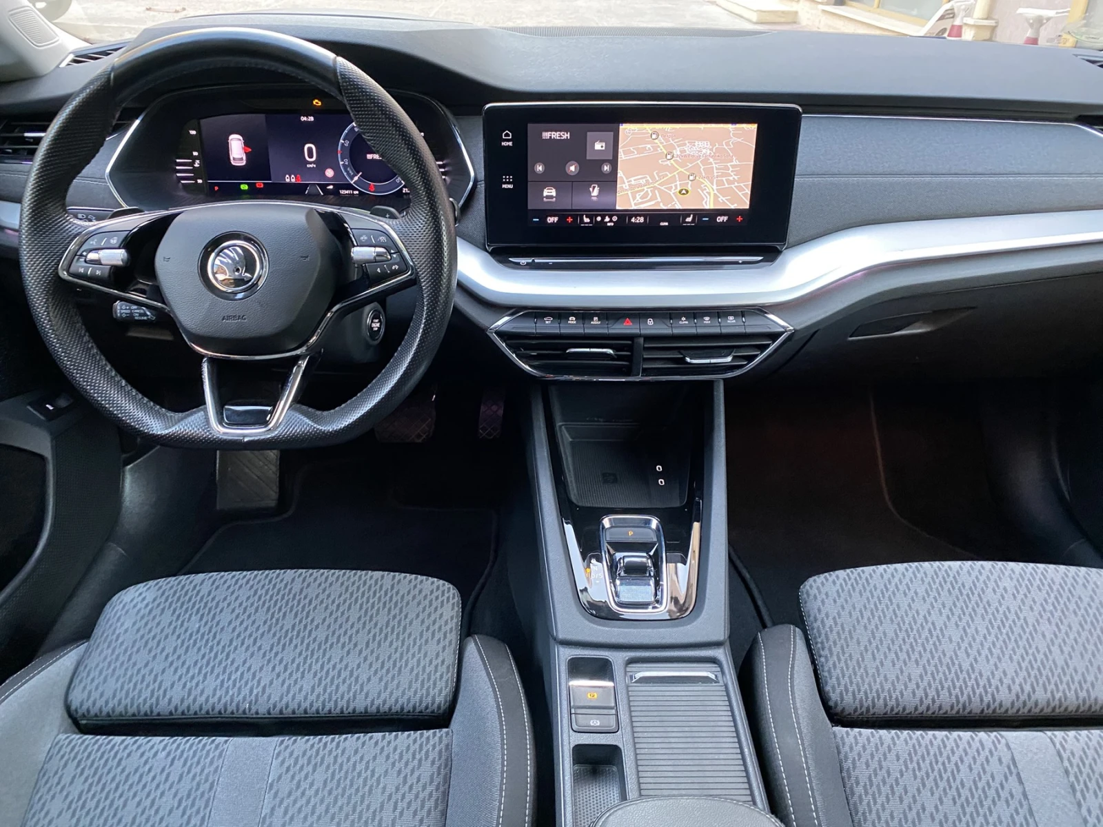 Skoda Octavia 2.0 TDI/ DSG/ Style/ Combi, снимка 9 - Автомобили и джипове - 55932415