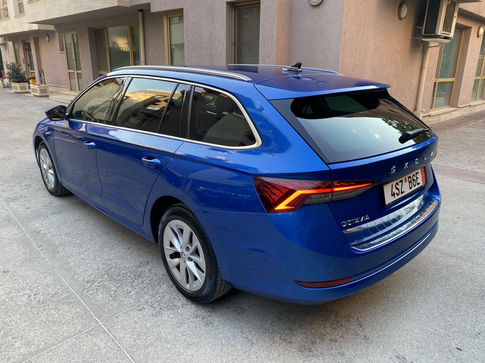 Skoda Octavia 2.0 TDI/ DSG/ Style/ Combi, снимка 7 - Автомобили и джипове - 55932415