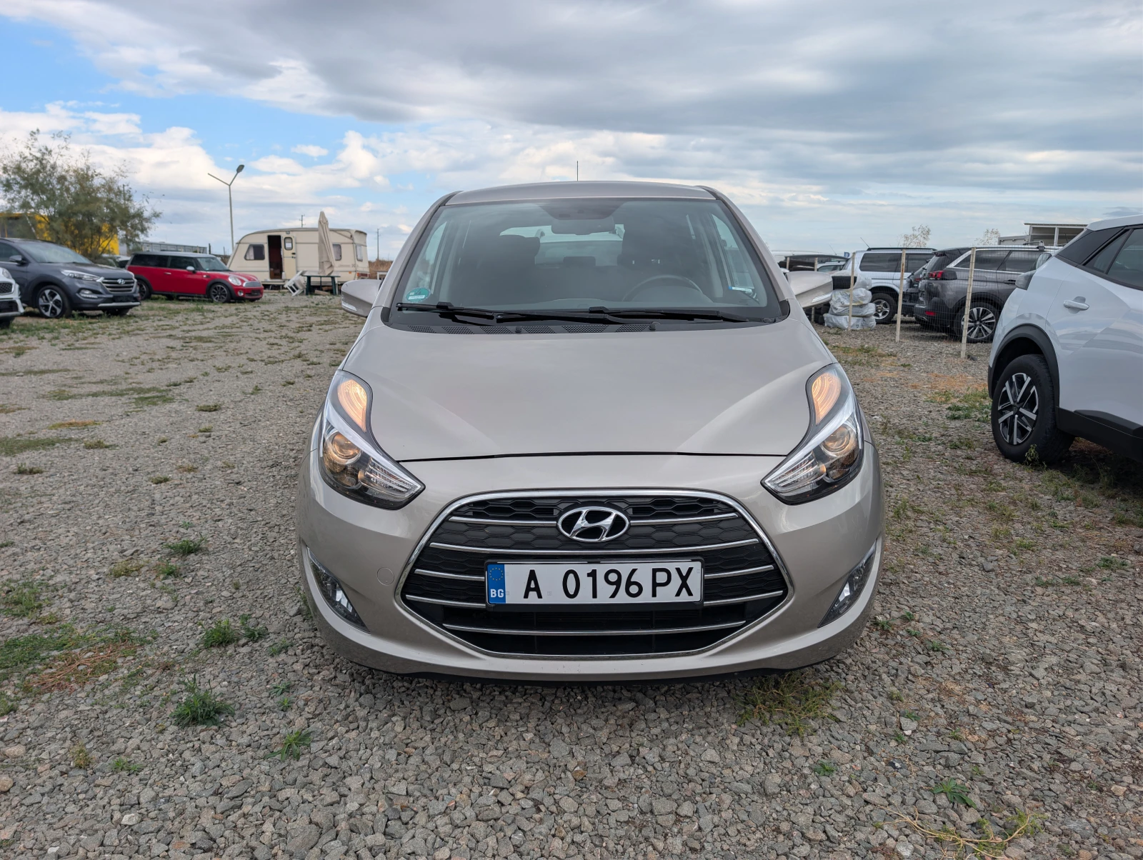 Hyundai Ix20 1.6i Automatic/Camera/Navigation/63хил.км., снимка 2 - Автомобили и джипове - 56255342