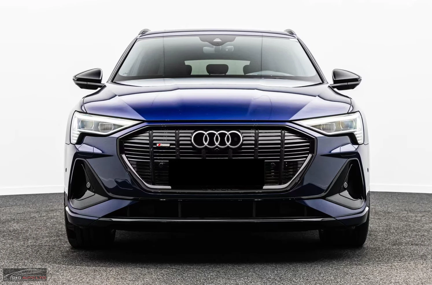 Audi E-Tron SPORTBACK/55/408HP/CAM/DIAMOND/SLINE/BLACK/921z, снимка 2 - Автомобили и джипове - 56295937