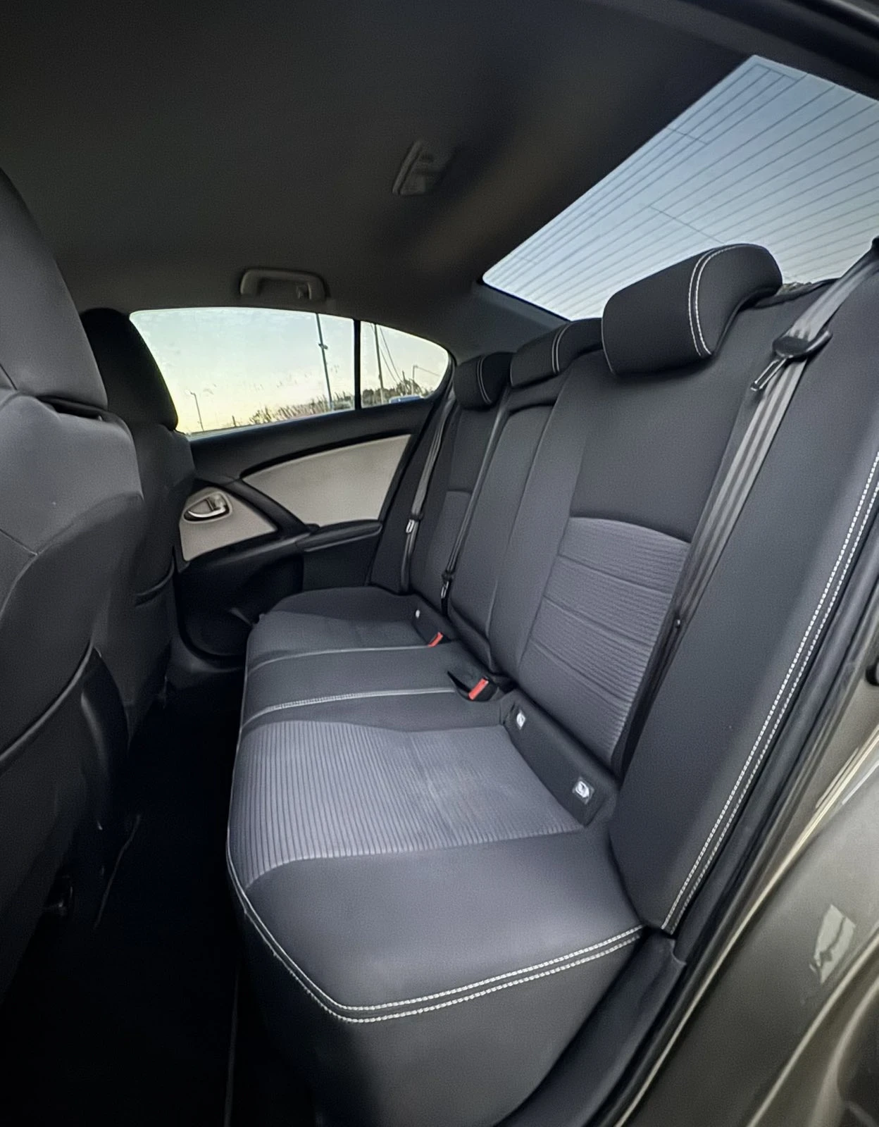 Toyota Avensis, снимка 12 - Автомобили и джипове - 56354592