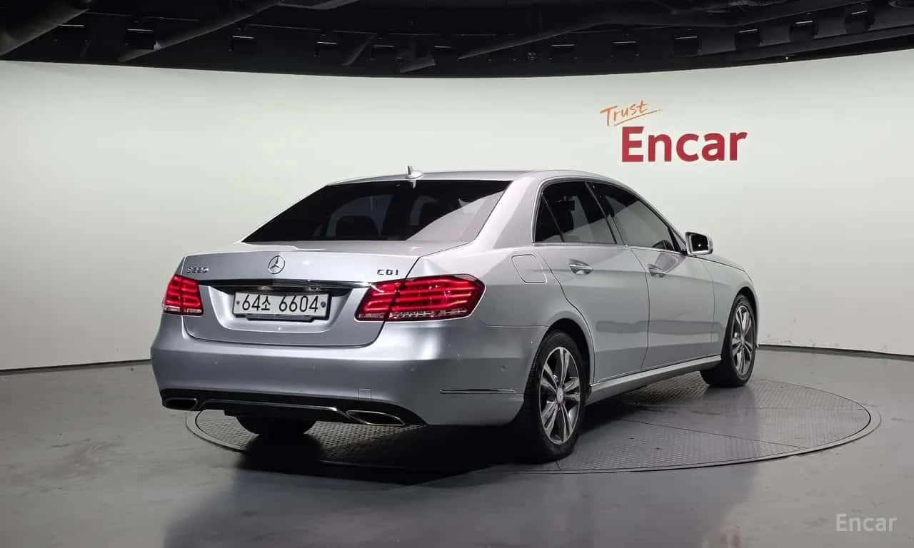 Mercedes-Benz E 220 * E220 CDI Avantgarde * , снимка 2 - Автомобили и джипове - 56596603