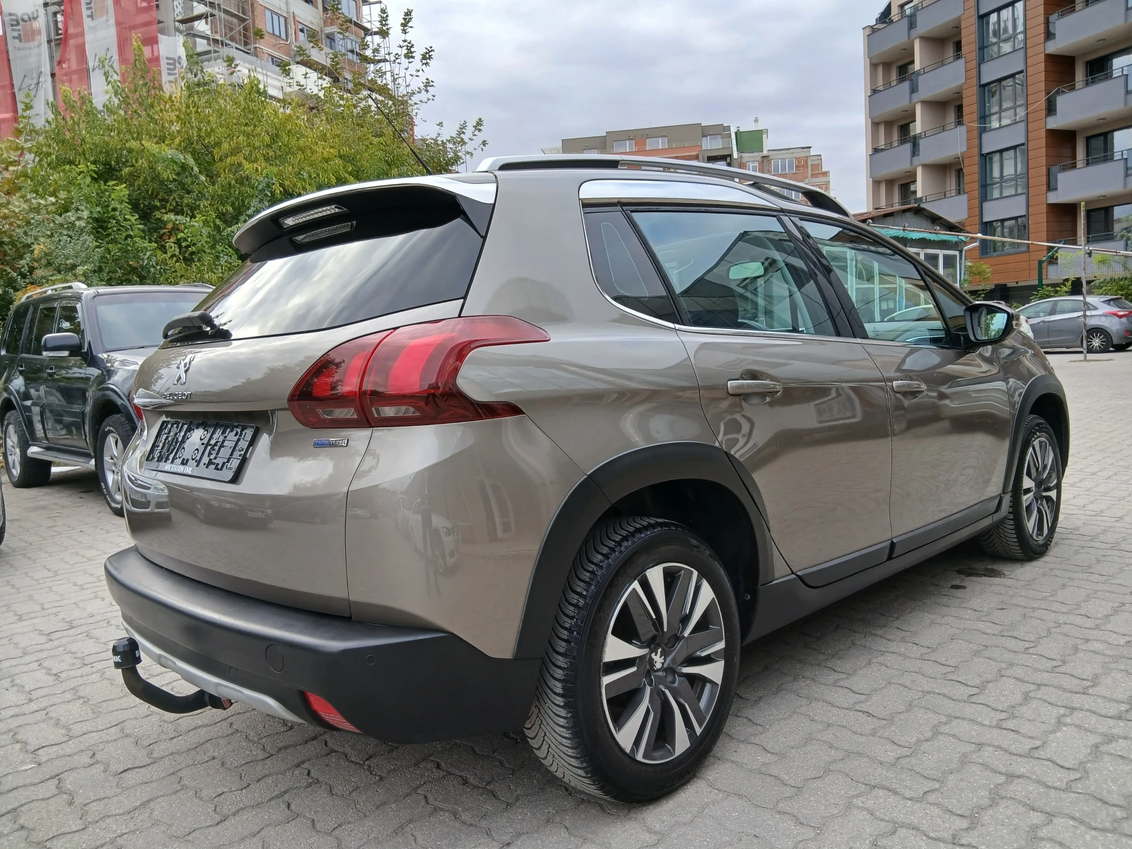 Peugeot 2008 1.2 ALLURE PANORAMA  Като Нова!!!, снимка 7 - Автомобили и джипове - 56713991