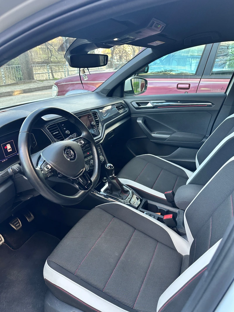 VW T-Roc, снимка 10 - Автомобили и джипове - 52371802