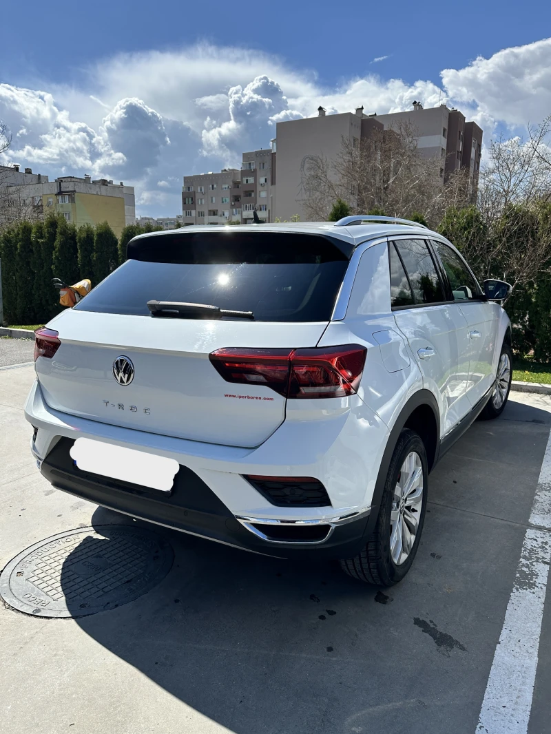 VW T-Roc, снимка 3 - Автомобили и джипове - 52371802