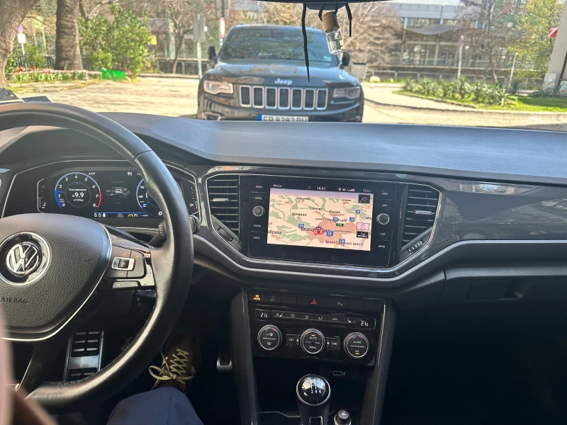 VW T-Roc, снимка 8 - Автомобили и джипове - 52371802