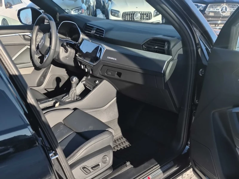 Audi Q3 * Technik * CARFAX * 360 * ПОДГРЕВИ * ПРЕДСТАВИТЕЛ, снимка 14 - Автомобили и джипове - 53329339
