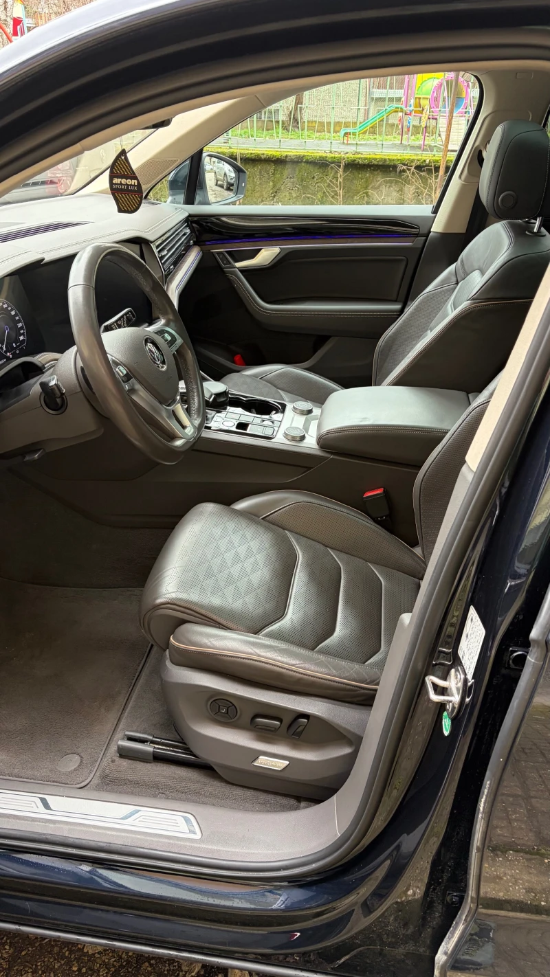 VW Touareg 4.0 TDI SCR, снимка 7 - Автомобили и джипове - 53481810