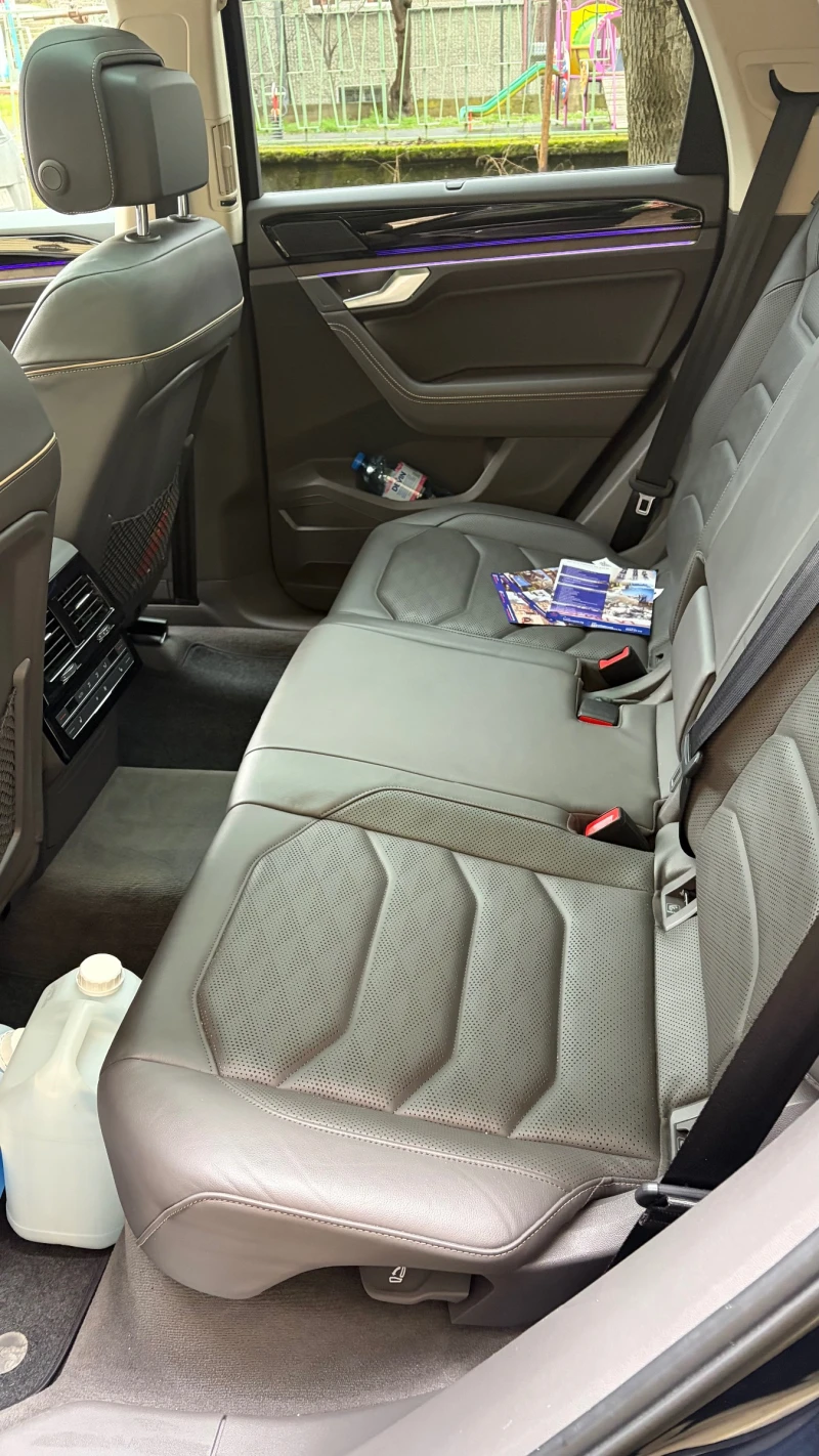 VW Touareg 4.0 TDI SCR, снимка 12 - Автомобили и джипове - 53481810