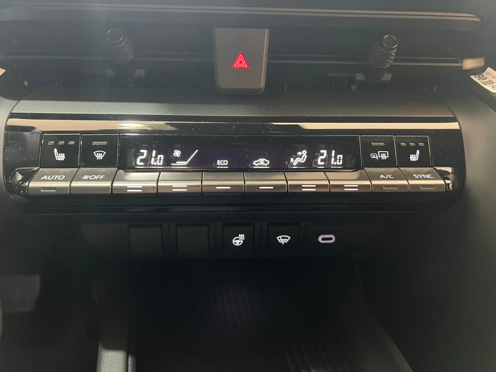 Toyota C-HR CLUB PLUG-IN - изображение 10