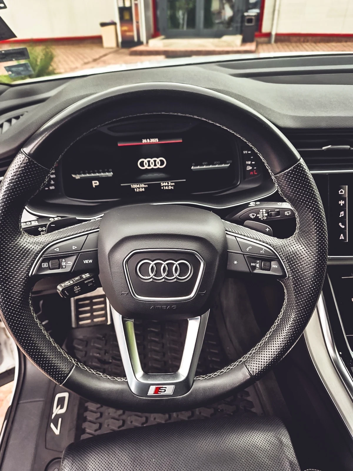 Audi Q7 55 TFSI  S-LINE, BLACK OPTIC, хибрид - изображение 7