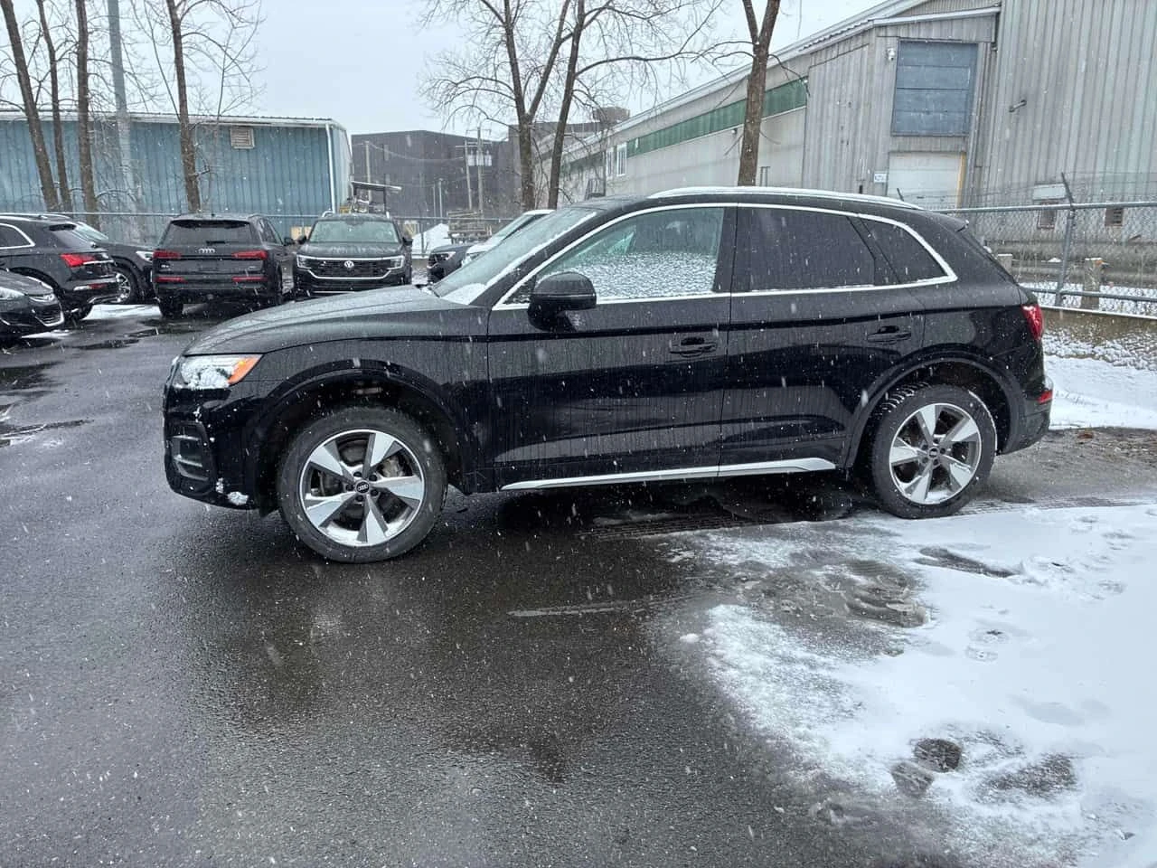 Audi Q5 * Komfort * CARFAX * ПОДГРЕВИ * КАМЕРА * ПАМЕТ, снимка 2 - Автомобили и джипове - 53918074