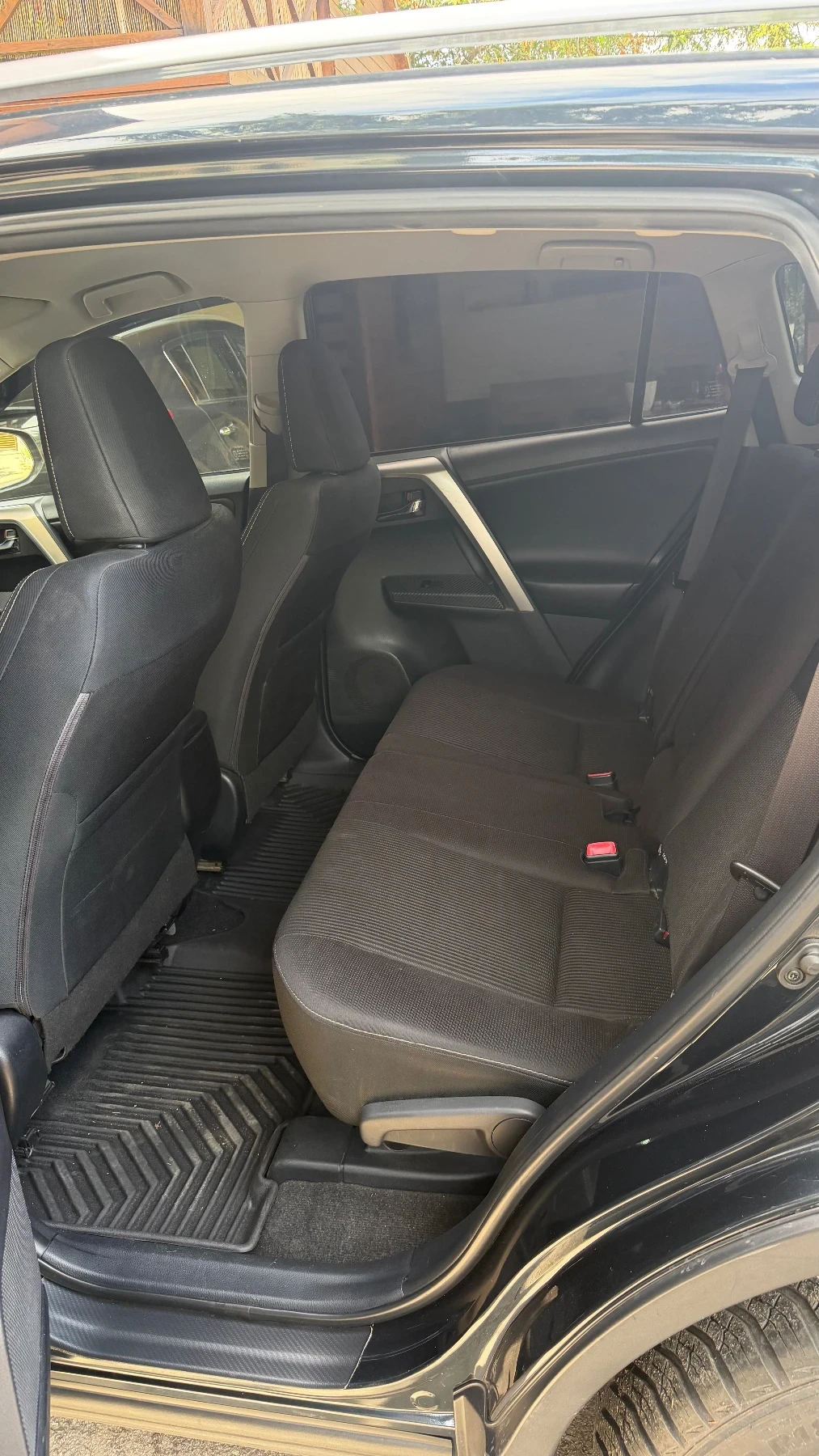 Toyota Rav4 2.0 дизел, снимка 9 - Автомобили и джипове - 54476510
