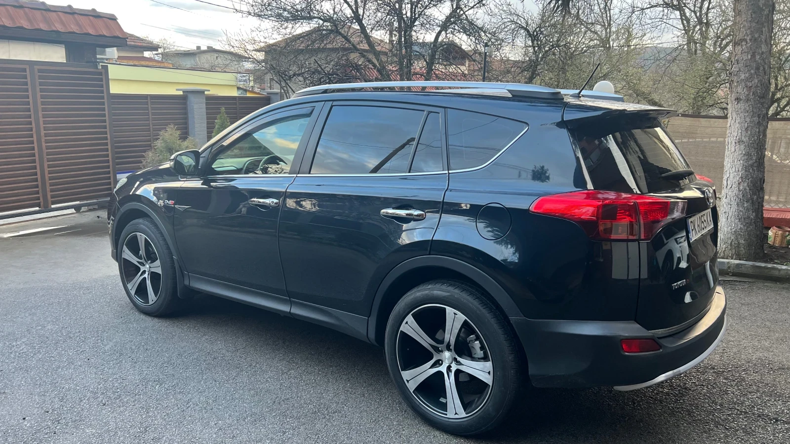 Toyota Rav4 2.0 дизел, снимка 6 - Автомобили и джипове - 54476510