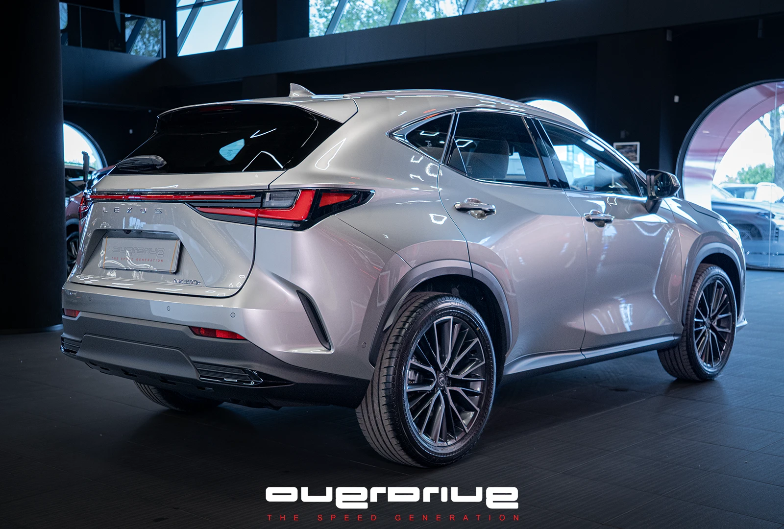 Lexus NX 350h Luxury - Наличен!, снимка 4 - Автомобили и джипове - 55024158