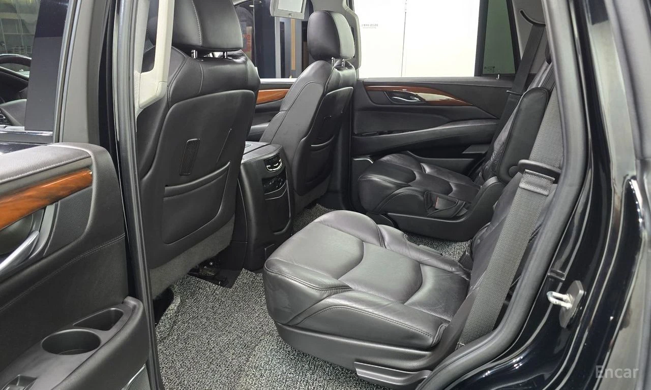 Cadillac Escalade 6.2* ОБДУХВАНЕ* ДИСТРОНИК* МАСАЖ* 360КАМЕРА* , снимка 15 - Автомобили и джипове - 55742739
