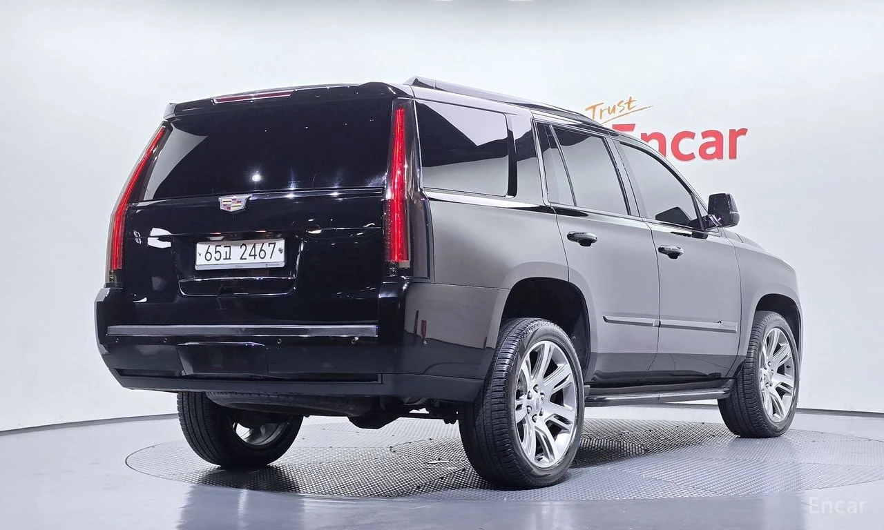 Cadillac Escalade 6.2* ОБДУХВАНЕ* ДИСТРОНИК* МАСАЖ* 360КАМЕРА* , снимка 2 - Автомобили и джипове - 55742739