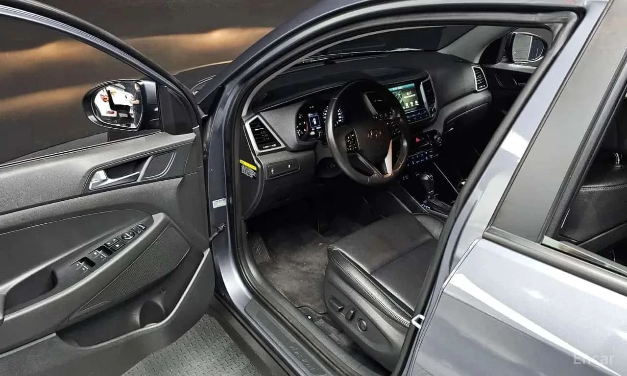 Hyundai Tucson, снимка 8 - Автомобили и джипове - 56727586